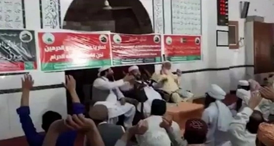 بالفيديو.. مصلون في باكستان يهتفون: " لبيك لبيك السعودية "