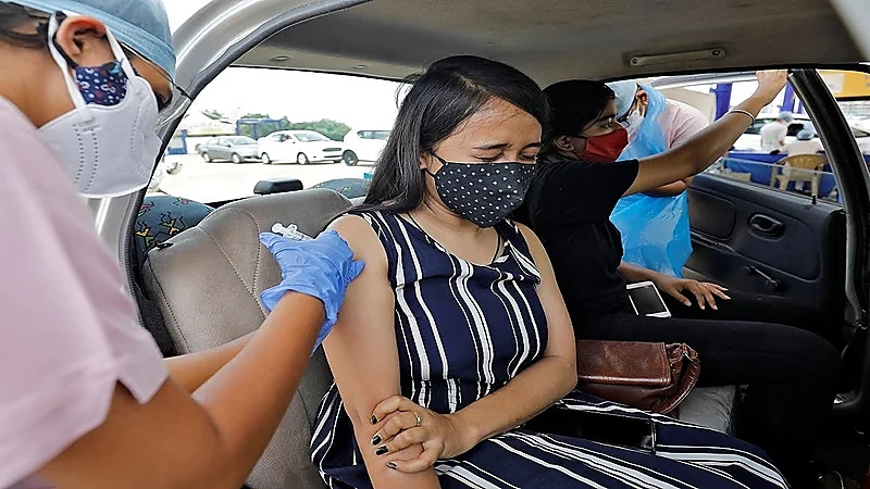 منظمة الصحة العالمية توضح سبب حقن لقاح كورونا بالعضلة العلوية للذراع
