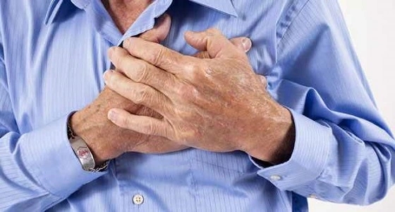 " النمر " يوضح علاقة ارتجاع صمامات القلب بتشجيع المباريات بحماس