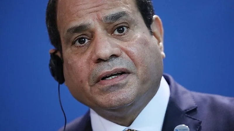 الرئيس المصري يرد على أنباء بيع قناة السويس بـ"تريليون دولار"