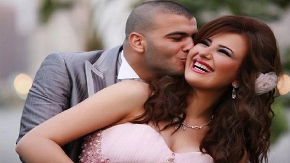 ممرضة تطعن شابًا أمام المارة لإجباره على معاشرتها