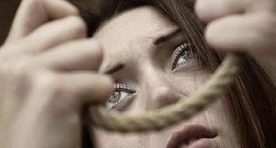 لبنانية تتخلص من حياتها  وتترك رسالة غريبة