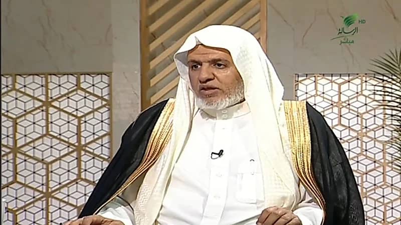 بالفيديو.. الشيخ "الشبل" يوضح حكم نوم المرء على البطن