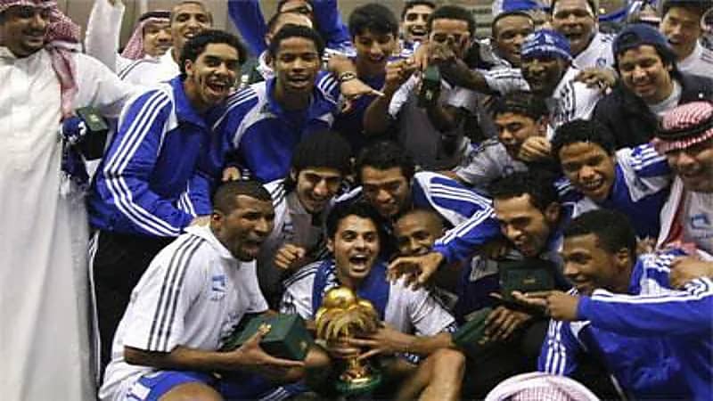 شاهد.. لحظة احتفال الهلال بذكرى تتويجه ببطولة كأس ولي العهد