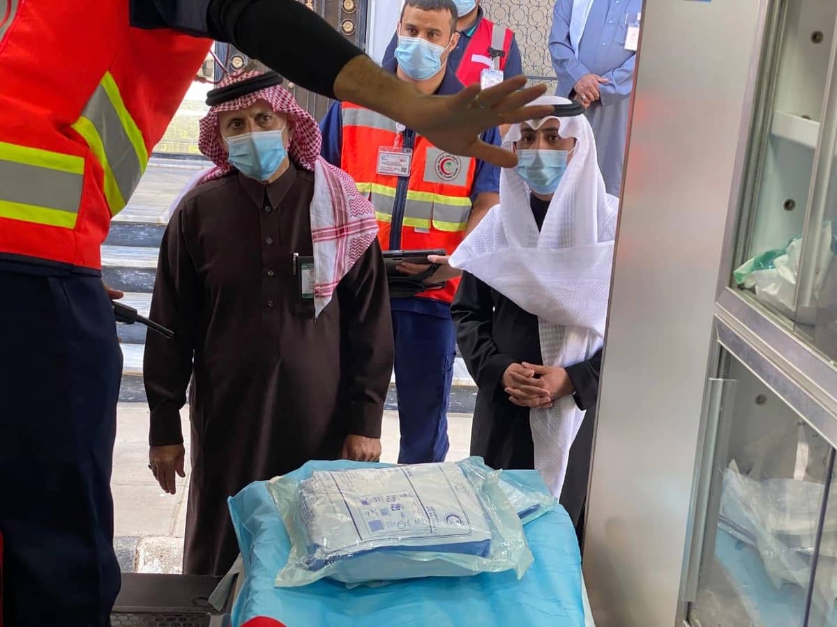 حقيقة تعدي نجل عزت العلايلي على محمد رمضان في عزاء والده الراحل 