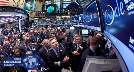 الأسهم الأمريكية تغلق على انخفاض طفيف