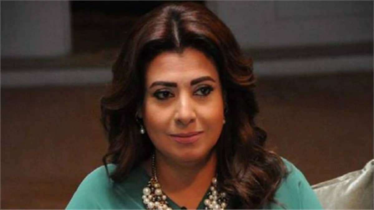 فيديو مثير لشخص يستعرض بإصابته بكورونا أثناء تواجده مع مجموعة أشخاص