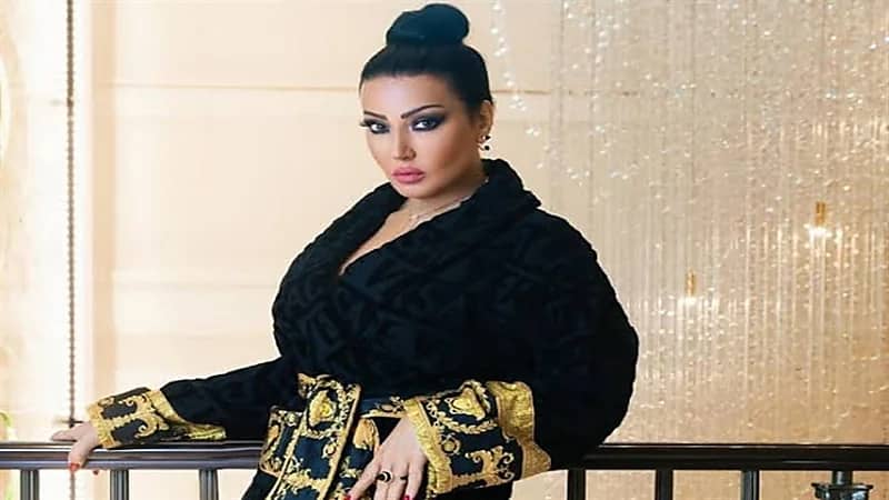 سمية الخشاب تثير الجدل بين جمهورها بعد ظهورها بروب الاستحمام "صور"