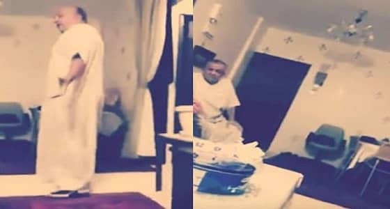 بالفيديو.. مصرية تعاتب زوجها بطريقة طريفة لهروبه بعد زلزال الكويت بدونها