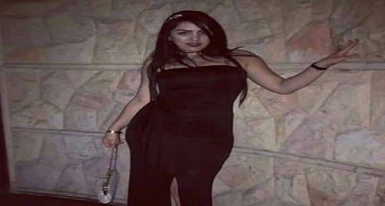 الفتاة الغامضة مشغلة " الشبان "