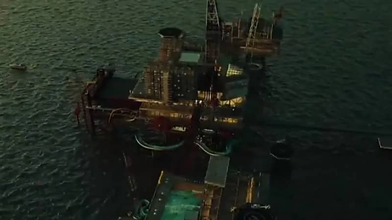 شاهد.. صندوق الاستثمارات العامة يطلق مشروع THE RIG على منصات بحرية