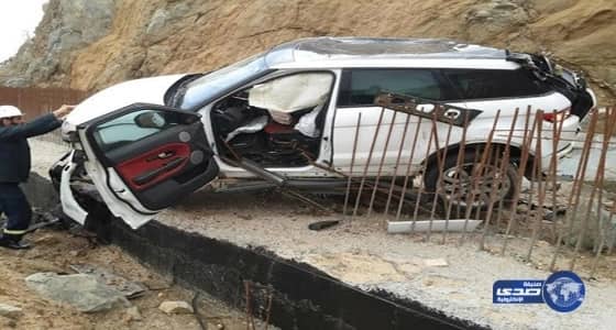 بالصور.. تنفيذ فرضية تسرب مادة كيميائية في محطة الصرف بخميس مشيط