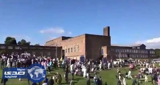 بالصور.. رفع المخلفات من الأراضي الفضاء في حي العريسة