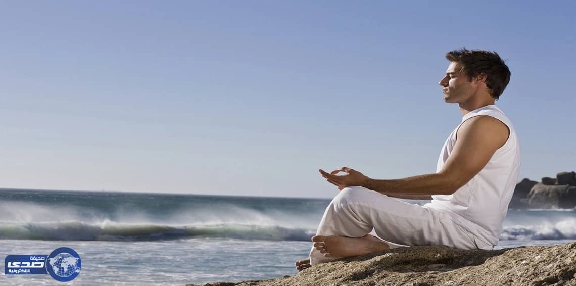 " تويتر " يتغنى بقصيدة الحارثى أمام خادم الحرمين: علموا قطر تلم كلابها