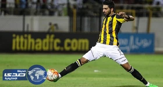 رجل أمن يساعد الحجاج رغم إصابته: يلخص المشاعر الإنسانية