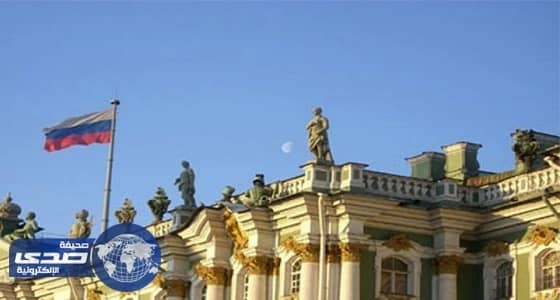 بالفيديو.. مصور يظن أٌم العروس شقيقتها الصغرى لجمالها ورشاقتها