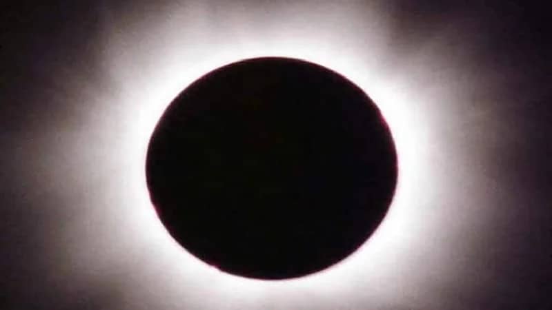 ظاهرة القمر الأسود يشهدها العالم غداً