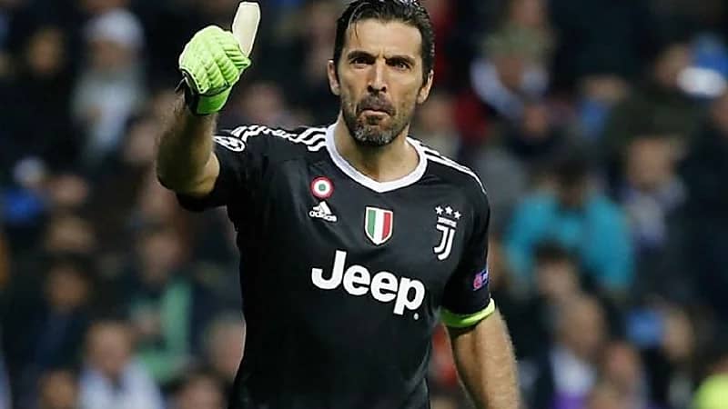 بوفون يعلن موعد اعتزاله كرة القدم نهائياً