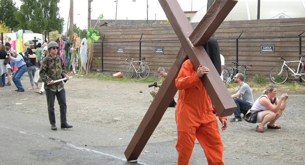 في ذكرى غزو العراق.. معتقلين سابقين بـ " أبو غريب " يرون قصصهم