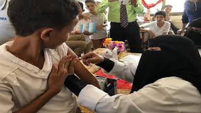 طبيب بصنعاء يحذر: مرض الحصبة يتحول إلى وباء