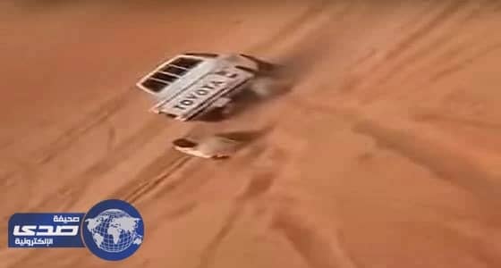 بالفيديو.. العناية الإلهية تنقذ شابين من الدهس تحت عجلات مفحط