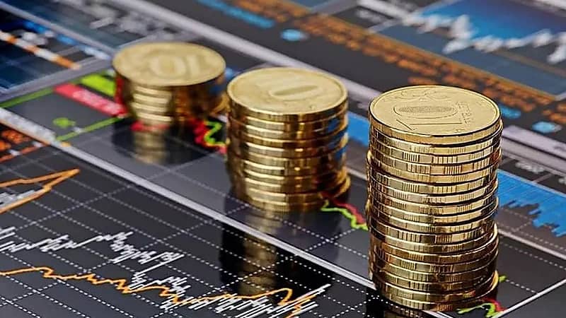 استثمار أم كاش؟ خبير يوجه النصيحة وقت الأزمات.. فيديو