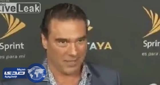 بالفيديو.. نجم تليفزيوني يصفع مذيعا على وجهه