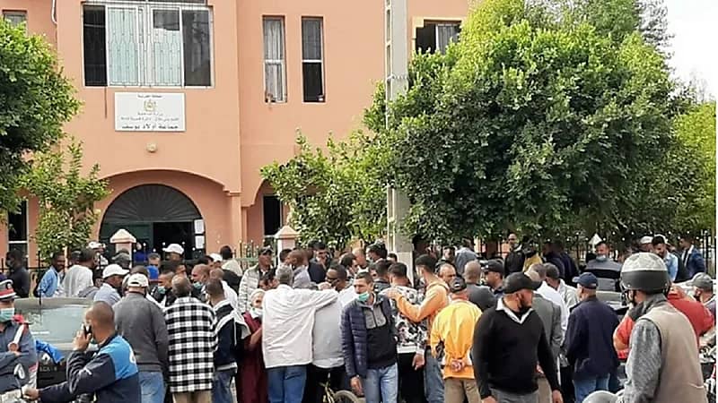 موظفون بالصحة يستخدمون مركز لقاح لاستغلال الفتيات جنسيًا