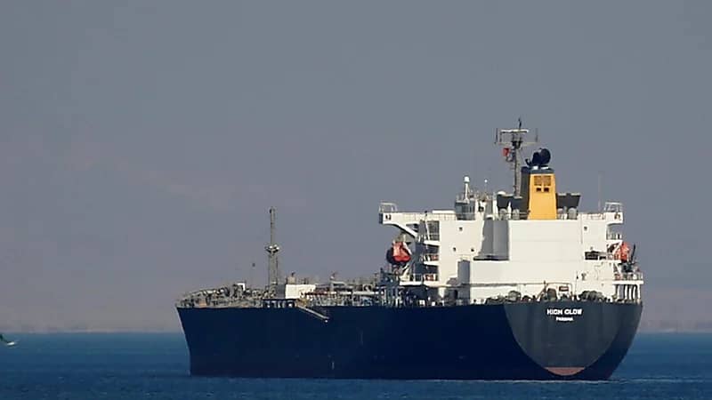 غرق سفينة مصرية ومصرع قبطانها في رأس غارب