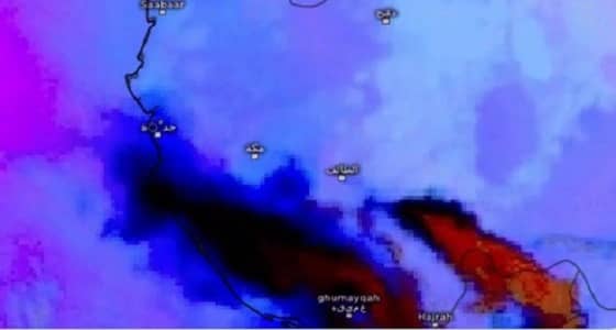 هبوب كتلة كثيفة من العوالق الترابية على مكة المكرمة