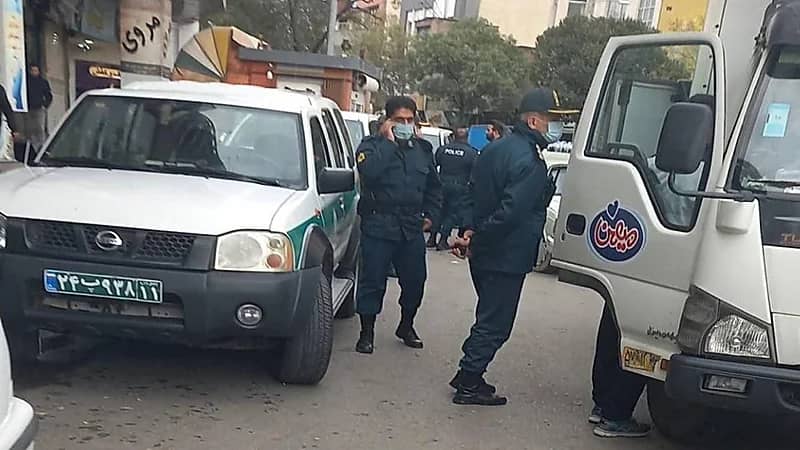 "الملالي" يستخدم مركبات النقل الخاصة بالاسكريم لقمع انتفاضة الإيرانيين