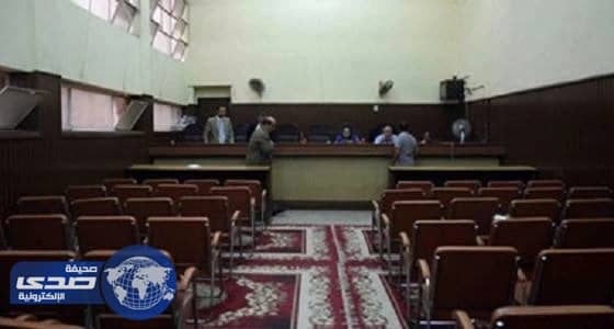 سيدة تتقدم بدعوى قضائية بعد أن أجبرها زوجها على الإنجاب من غيره