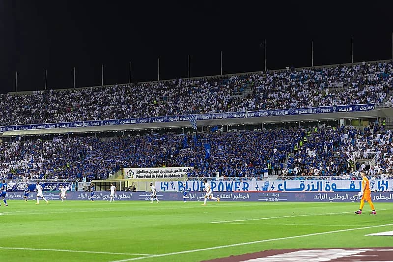الانضباط تٌغرم الهلال والاتحاد والطائي بسبب قوارير المياه