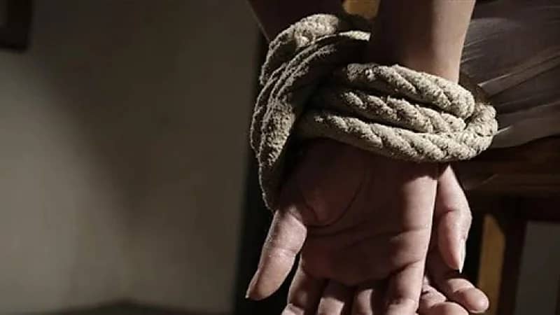 اختطاف "شاب" والاعتداء عليه بالضرب بسبب اتهامه بالتحرش