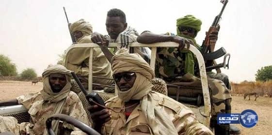 ضبط شخص ظهر في مقطع فيديو متباهيًا بعرض أسلحة في مركبته بمكة 