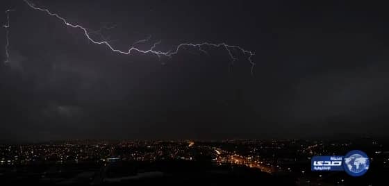 مولود مهدد ببتر يده بسبب خطأ طبي بجازان .. ووالده يستغيث بوزير الصحة