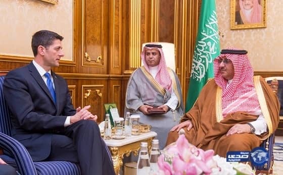 شاهد.. لبناني يدخل في نوبة بكاء لعدم تمكنه من تأمين الغذاء لطفلته