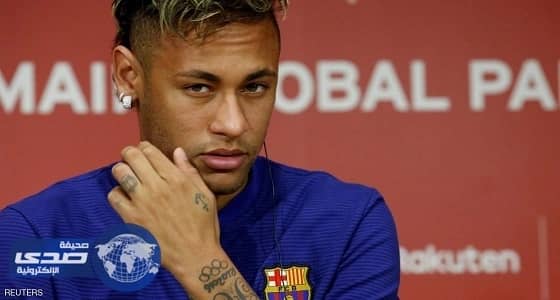نيمار يصل برشلونة ويلتزم الصمت
