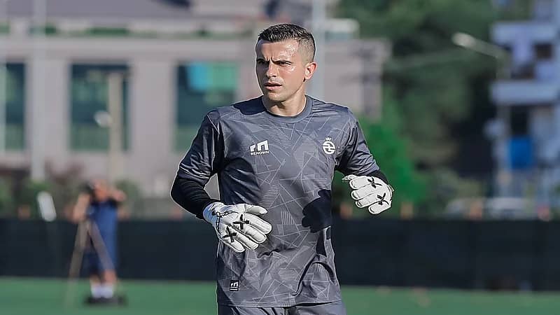 شركة أمريكية ترفض بقاء غروهي وكوزمين في الخلود