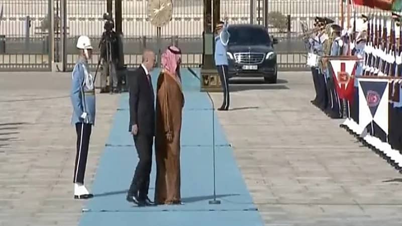 ولي العهد يستبدل مرحبا عسكر في تركيا بـ  ” السلام عليكم“