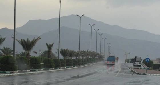 هبوب رياح وسحب رعدية على جازان