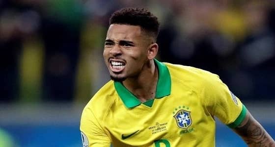 إيقاف وتغريم نجم مانشستر سيتي بسبب تصرفه المشين