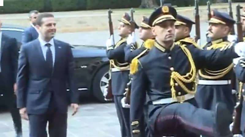 الحريري يعود إلى لبنان بعد اعتكاف دام سنتين بستايل جديد .. فيديو