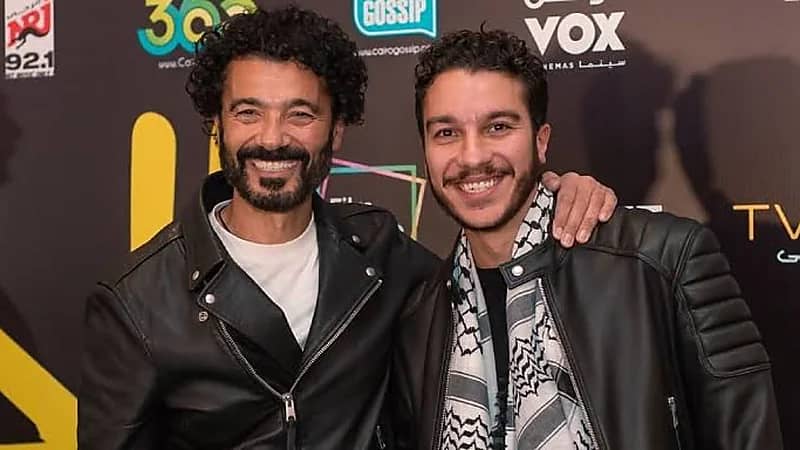 التحقيق في تصادم بين سيارة نجل فنان مصري شهير بدراجة نارية