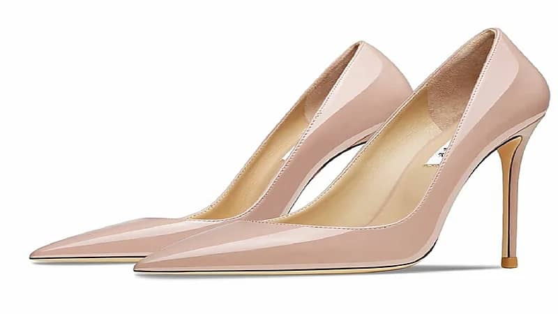 سيدة تعثر على أموال داخل حذاء مستعمل