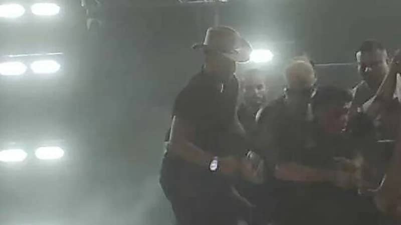 لحظة مقتل شخص في حفل محمد رمضان بسبب انفجار .. فيديو وصور