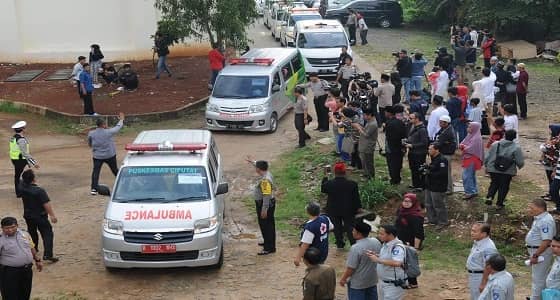 بالصور..قتلى وجرحى في تصادم حافلة بدراجة نارية