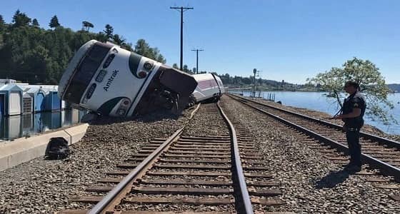 انحراف قطار يقل 60 راكبا عن قضبانه بواشنطن