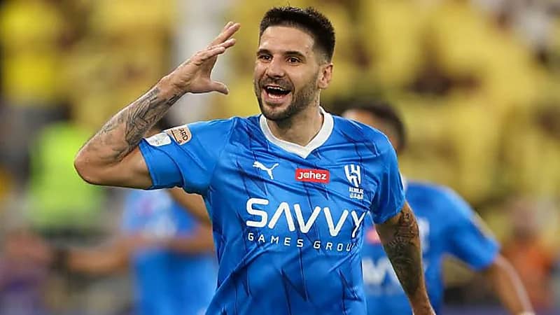 وكيل ميتروفيتش يؤكد استمرار اللاعب مع الهلال في الموسم المقبل