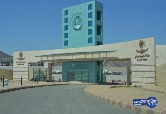 شاهد.. انشطار مركبة  ل ٣ قطع في حادث مروع